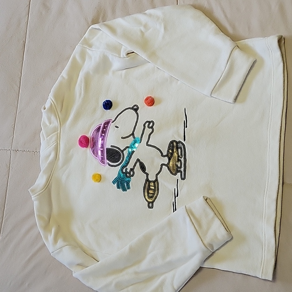 Snoopy iceakating hoodie